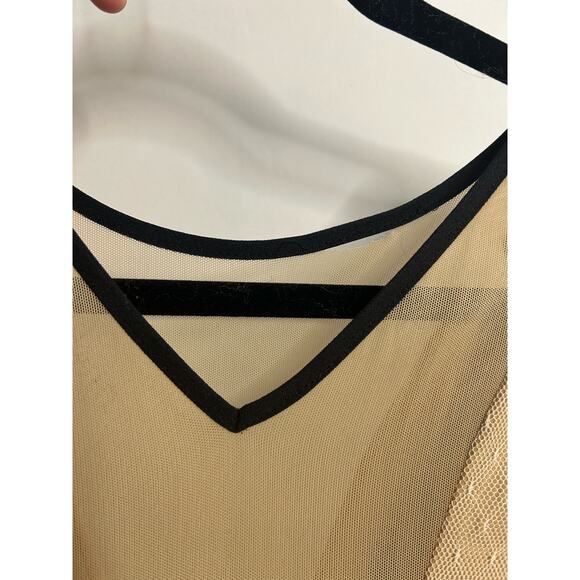 ABS Allen Schwartz Ivory Lace Dress. Size 6. New with tags and small flaw. - Picture 8 of 8